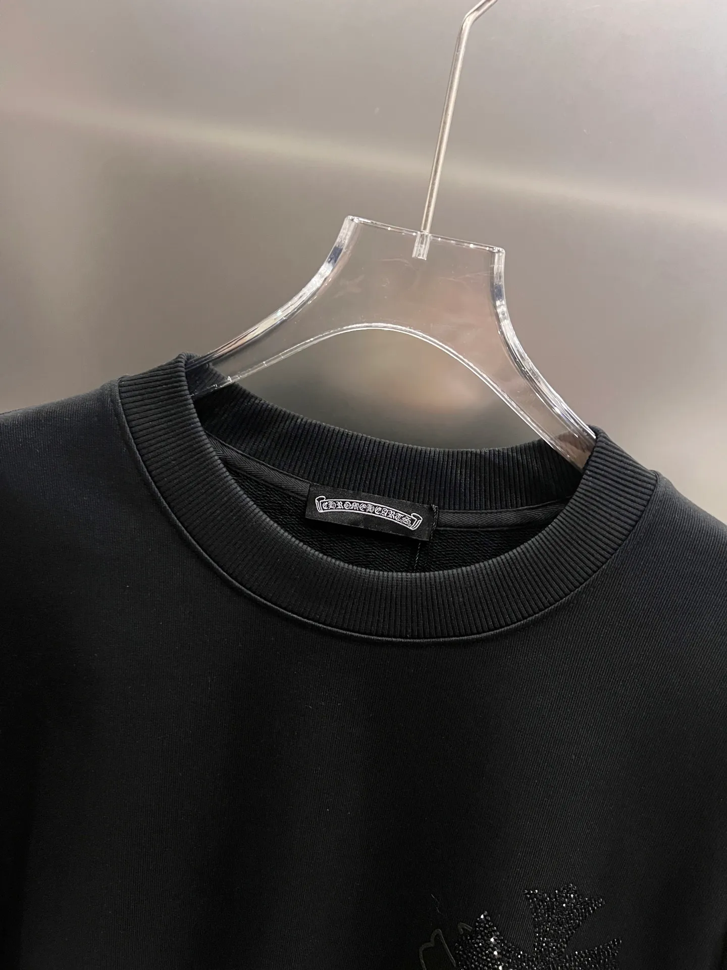 CH Crow 2026 Autumn and Winter New Arrival round neck long-sleeved sweatshirt, cross foam technology + leather hardware + Middle Eastern Australian diamond design technology, the real thing is great, men and women Same Style loose version Size S M L XL XXL Five codes Black White